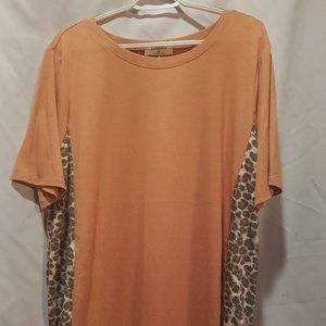 Women's 3X Top with Cheetah Print Panel Sides, NWT